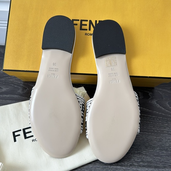 Fendi sandals - Picture 3 of 4